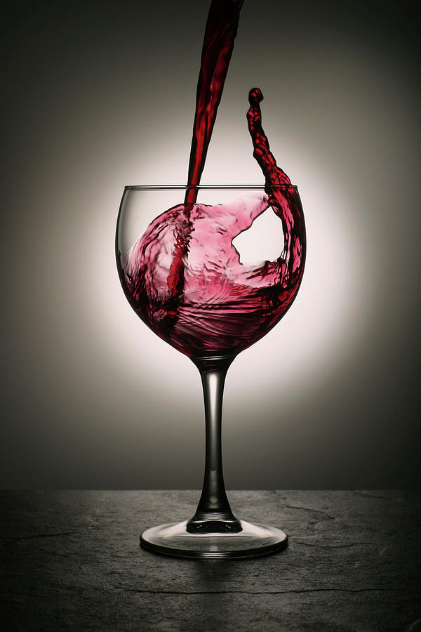 Primera página -espíritu Ventas dramatic red wine splash into wine glass donald gruener